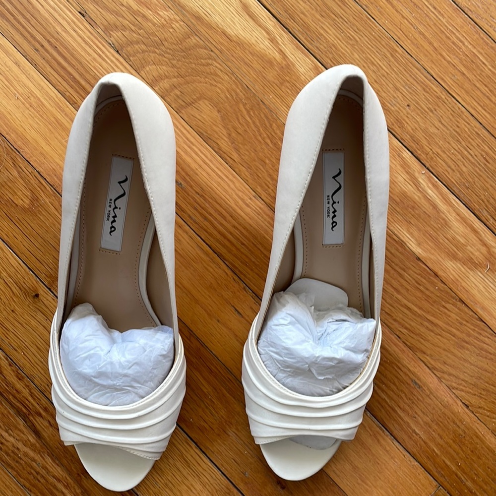 Nina Chezare-LS ivory luster satin size 9.5 Never Worn